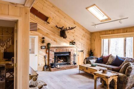 Wine Moose W Hot Tub Fireplace Sauna 9Min To Mt Snow Dover 외부 사진
