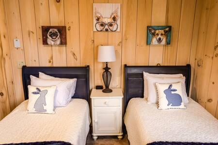 Wine Moose W Hot Tub Fireplace Sauna 9Min To Mt Snow Dover 외부 사진
