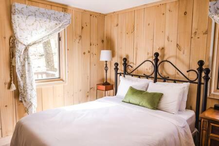 Wine Moose W Hot Tub Fireplace Sauna 9Min To Mt Snow Dover 외부 사진
